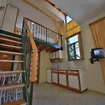 House Aparthotel 3*