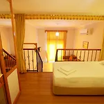 Aparthotel House