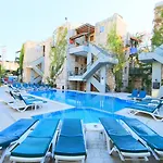 House Aparthotel 3*