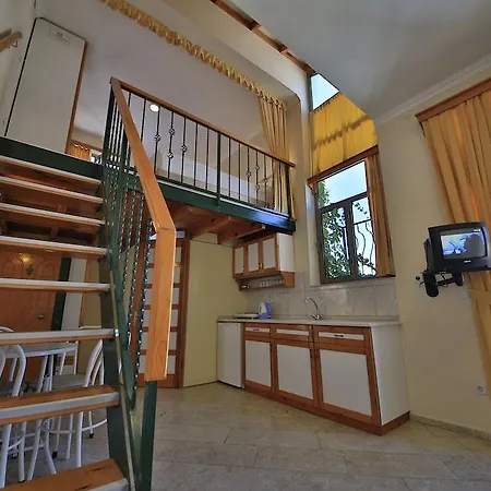 House Aparthotel 3*