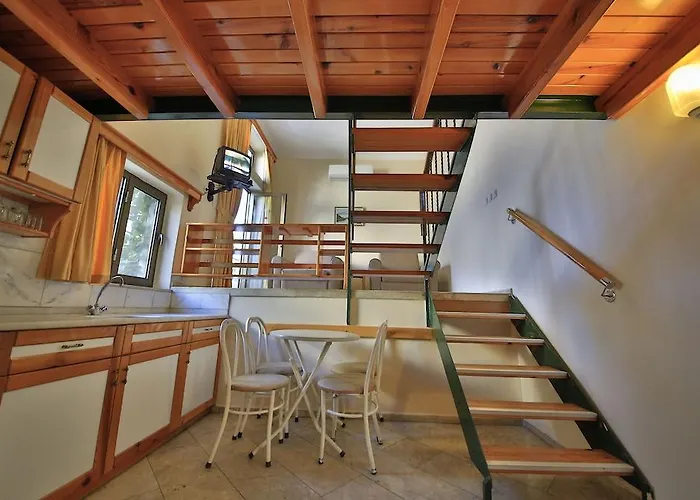 Ξενοδοχείο με διαμερίσματα House 3*