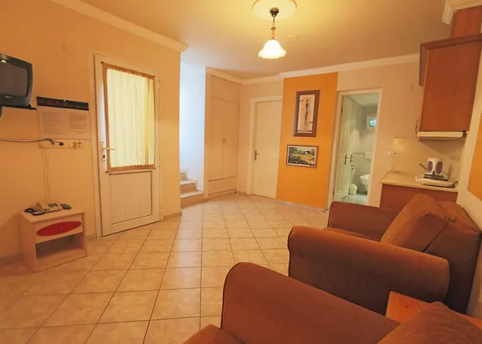 House Ξενοδοχείο με διαμερίσματα 3*