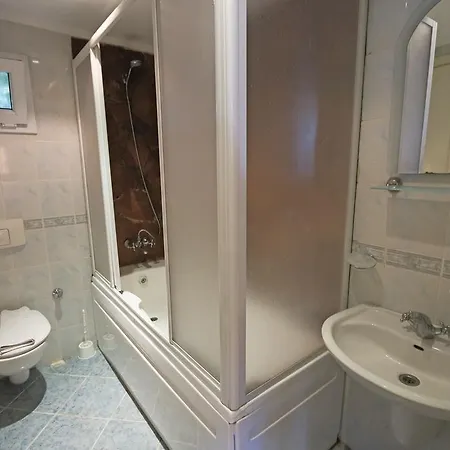 Hotel de apartamente House 3*